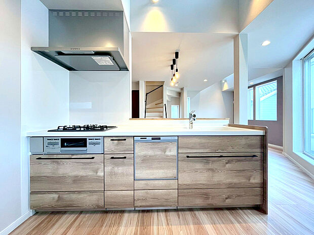 【【食洗機】】手洗いよりも経済的で家計に優しい「ビルトイン食洗機」が標準装備なのはママの強い味方ですね。