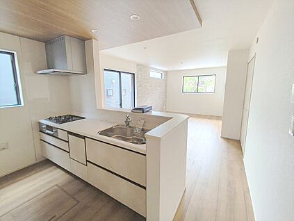 【カウンターキッチン】