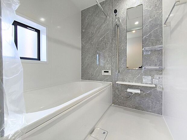 【浴室】一日の疲れを癒すための心地よいバスタイムを演出する浴室はゆとりあるサイズを採用。浴室乾燥機付き!