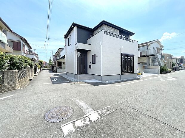 【前面道路】前面道路は約6mの道路です。