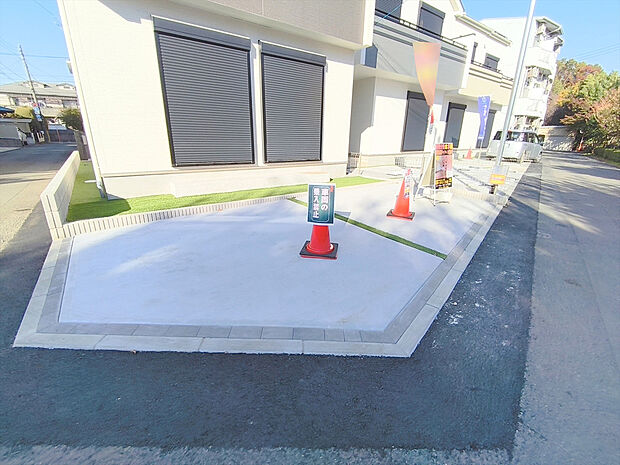 【カースペース】車の出し入れが簡単に行える、使いやすいカースペースです。
