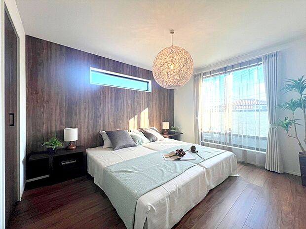 【施工例】明るく開放感のある洋室。十分にお一人で快適に過ごせる空間となっております。趣味や勉強などに励めます。
