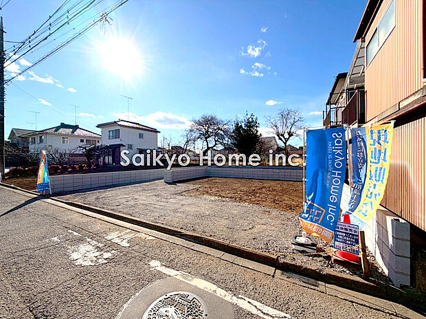 【現地外観写真】穏やかな街並みに包まれたロケーション。利便性と自然が調和する住環境です!