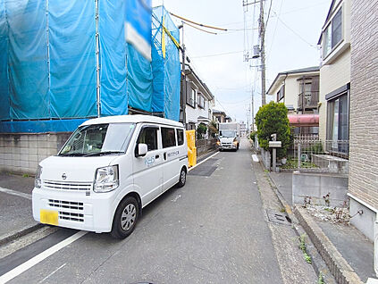 前面道路含む外観