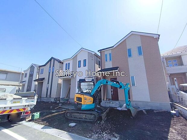 【現地写真】2台止めることができる広々としたカースペースが嬉しいですね。