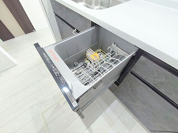 【【食洗機】】ビルトインの食器洗乾燥機で家事をサポートします。