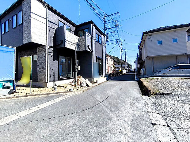 【前面道路含む現地写真】駅まで徒歩10分!住みやすさと利便性を兼ね備えた立地。高い住宅性能を備えた安心で暮らしやすい住まいです。
