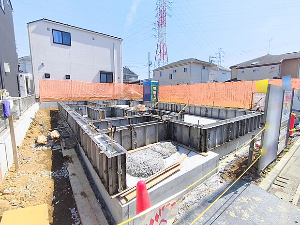 【現地外観写真】風通しや採光にも気を配った設計のお家は、快適な住環境をお約束します。