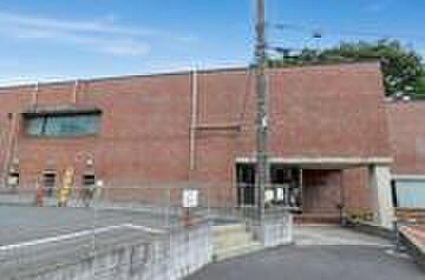 日野市立中央図書館