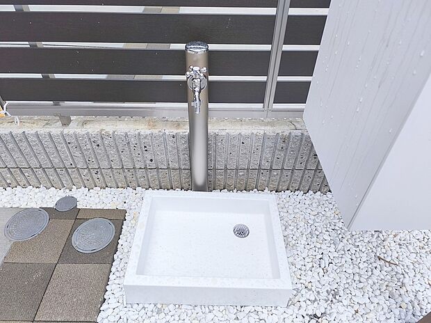 【外水栓】外水栓もついて洗車やガーデニングにも便利です。
