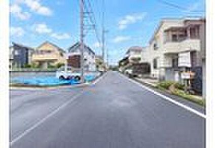 前面道路含む外観