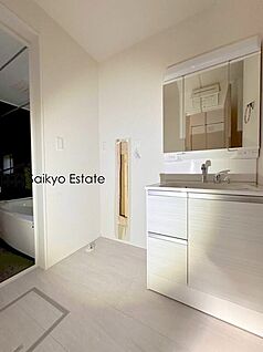 【シャワー付き洗面化粧台】