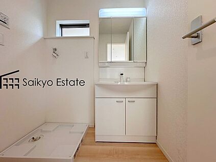 【シャワー付き洗面化粧台】