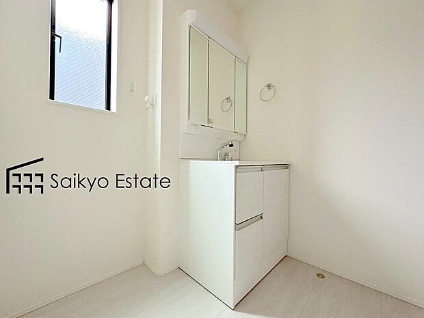 【シャンプードレッサー付洗面化粧台】「シャンプードレッサー付きの洗面台」は暮らしを快適にしてくれます。朝の身支度もスムーズに♪