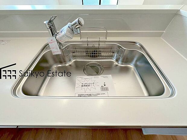 【【浄水器】】浄水器をスリムに内蔵したハンドシャワー式の水栓金具です。シンクもスッキリ!