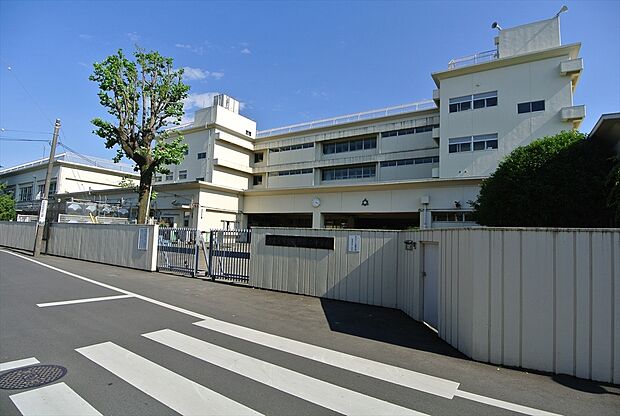 西東京市立田無第二中学校(約1,120m)