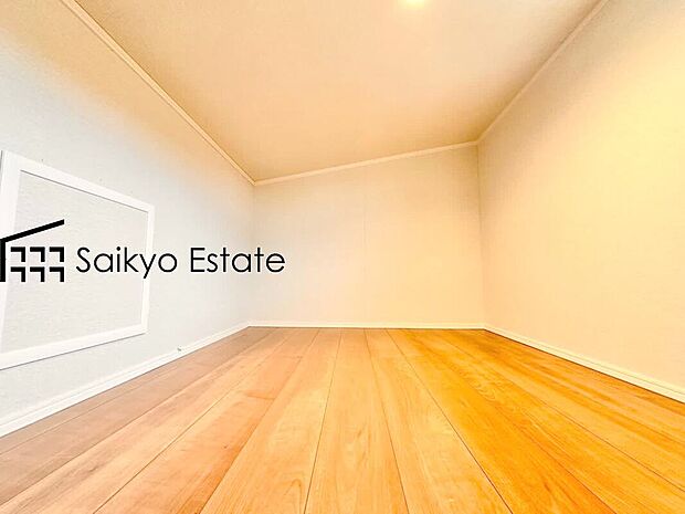 【小屋裏収納(施工例)】収納力がアップする小屋裏収納付き。季節のものや、イベントでしか使わない使用頻度の低いものをしまっておくのに便利です。