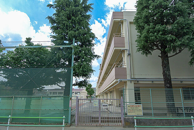 調布市立第三中学校(約1,500m)