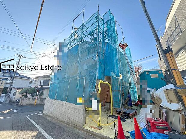 【現地写真】保育園、小学校、中学校など教育施設が徒歩圏内に点在。お子様を目の届く範囲で通学させることができ、家族に安心なロケーションです。