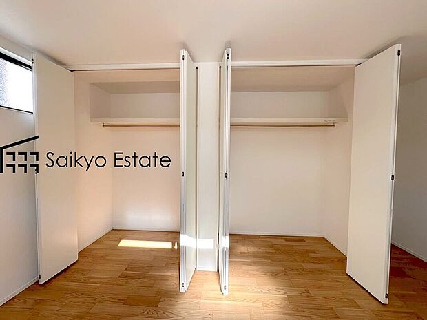 【収納】居室に収納を完備しておりますので、居室の全空間を有効活用出来ます。自分好みのお部屋で、ゆったりお寛ぎ頂けます。