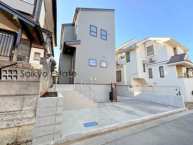 【現地写真】国が定めた住宅性能表示制度6項目において最高等級を取得!耐震性や建物の劣化軽減、ホルムアルデヒド対策が施された安心な邸宅です!