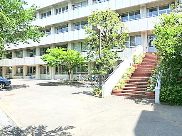 稲城市立稲城第四中学校(約1,500m)