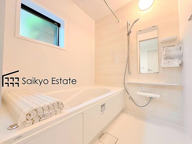 【浴室（施工例）】一日の疲れを癒してくれる一坪タイプの広々バスルーム♪雨の日のお洗濯にも大活躍な浴室暖房乾燥機付きです！