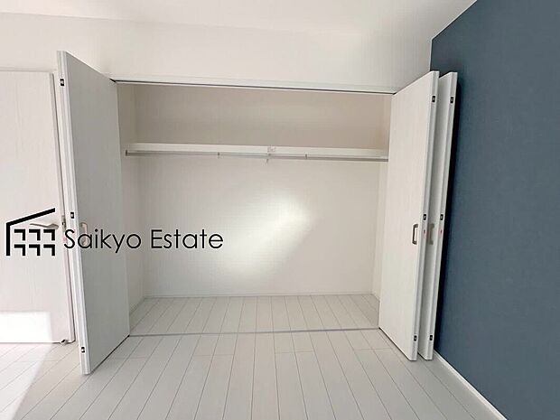 【収納】各居室に収納を設けておりますので、衣類の他にもカバンや小物など何でも収納して、居室の全空間を有効活用できます♪