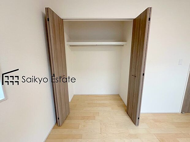 【収納】各居室に収納を設けておりますので、衣類の他にもカバンや小物など何でも収納して、居室の全空間を有効活用できます♪