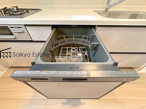 【食洗機】「ビルトイン食洗機」は手洗いよりも経済的で家計に優しく、家事の負担を軽減してくれるママの強い味方ですね。