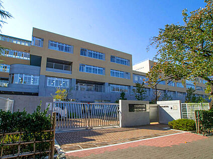 世田谷区立芦花小学校 690ｍ(徒歩約9分)