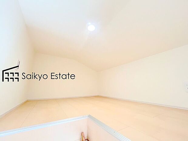 【ロフト【施工例】】お子様にも人気のロフト。季節の物やアウトドアグッズなどを収納して生活空間を広々としたスペースに!