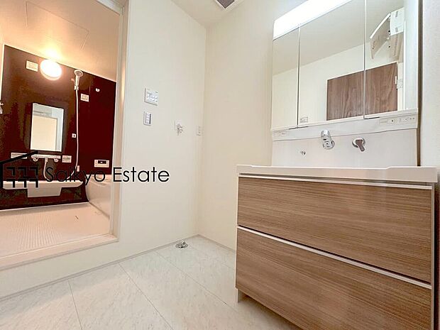 【シャンプードレッサー付洗面化粧台】「シャンプードレッサー付きの洗面台」は暮らしを快適にしてくれます。朝の身支度もスムーズに♪