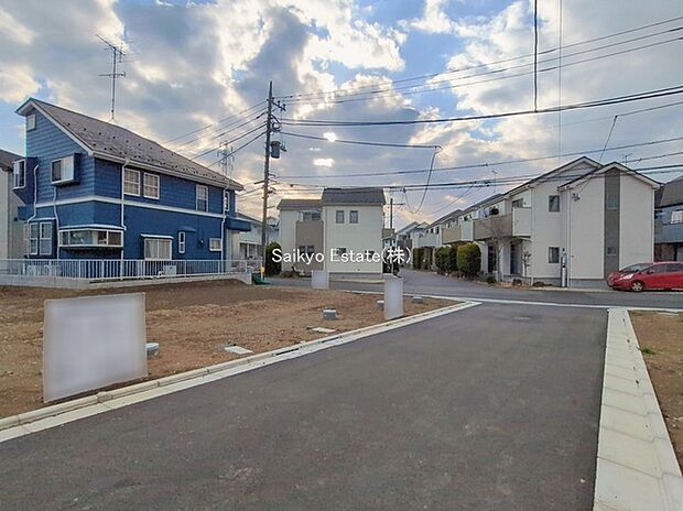 【現地写真】現地周辺には、保育園、小学校、中学校など教育施設が徒歩圏内に点在。お子様を目の届く範囲で通学させることができ、家族に安心なロケーションです!ぜひこの機会に直接現地をご覧ください!