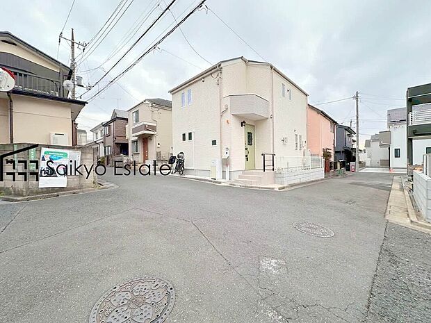 【前面道路】交通量の少ない前面道路ですので、小さなお子様がおられるご家庭でも安心してお住まいいただけます。