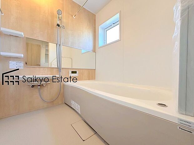 【浴室【施工例】】一日の疲れを癒してくれる一坪タイプの広々バスルーム♪雨の日のお洗濯にも大活躍な浴室暖房乾燥機付きです!