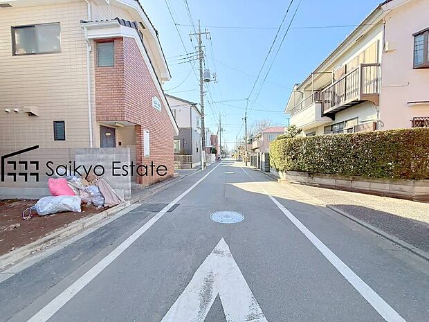 【前面道路】前面道路、幅員がございますので、駐車もスムーズに行えます!駐車が少し苦手なママさんでも安心ですね♪