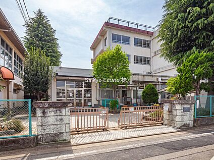 練馬区立泉新小学校 約580ｍ(徒歩約8分)