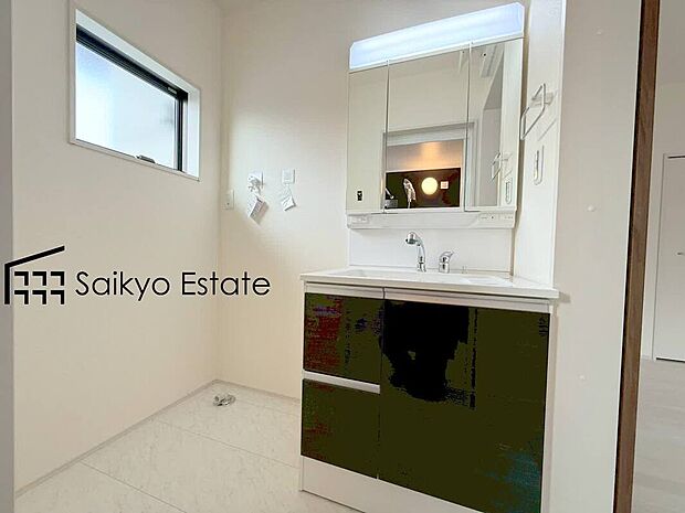 【シャンプードレッサー付洗面化粧台】「シャンプードレッサー付きの洗面台」は暮らしを快適にしてくれます。朝の身支度もスムーズに♪