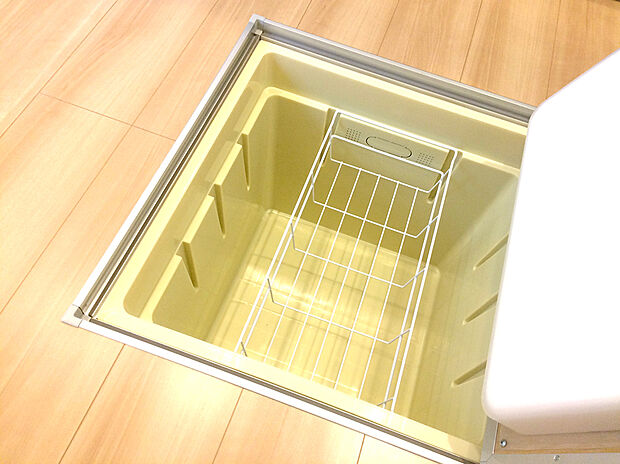 【【床下収納】】「床下収納」はストックの食材や普段使わない調理器具・食器などを管理しやすく収納できます。
