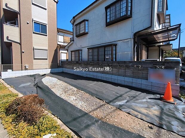 【現地写真】小学校まで徒歩約5分、中学校まで徒歩約17分でお子様が無理なく通える距離です。保育園や幼稚園も近くに多数あり、子育てファミリーには嬉しい環境です!