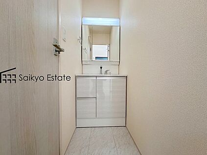 【シャワー付き洗面台】