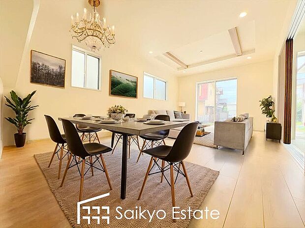 【リビング【施工例】】開放感と採光にこだわった16.87帖の広々としたLDKです。陽光いっぱいの空間で家族団らんの時間も増えそうですね!