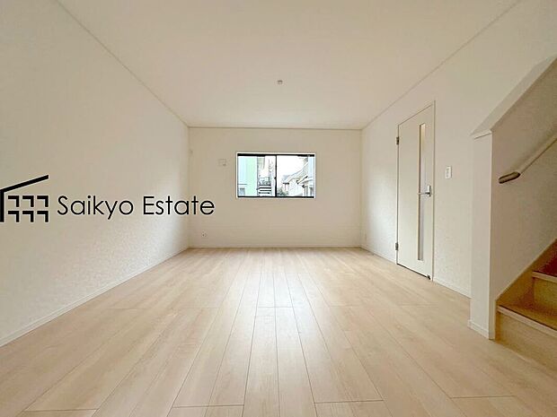 【リビング】ご家族の会話やコミュニケーションを重視したリビングイン階段です！「おはよう」や「おやすみ」、「おかえり」のある毎日を！