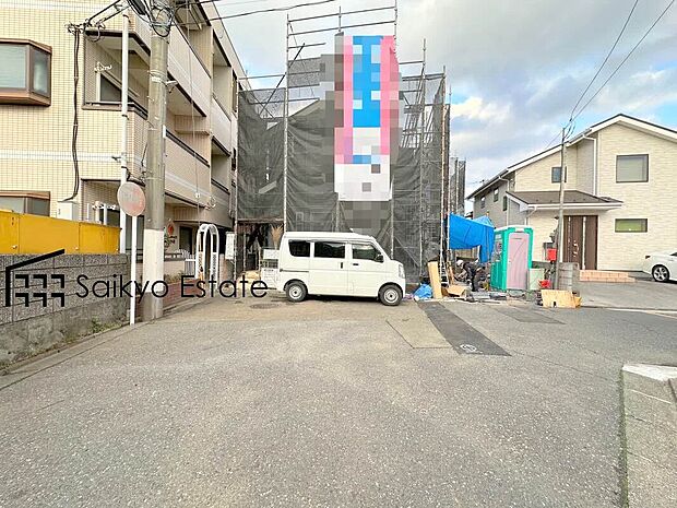 【現地外観】太陽光発電設備標準搭載！蓄電池システム利用で停電時も安心です！防犯カメラ設置などセキュリティ面も良好です！