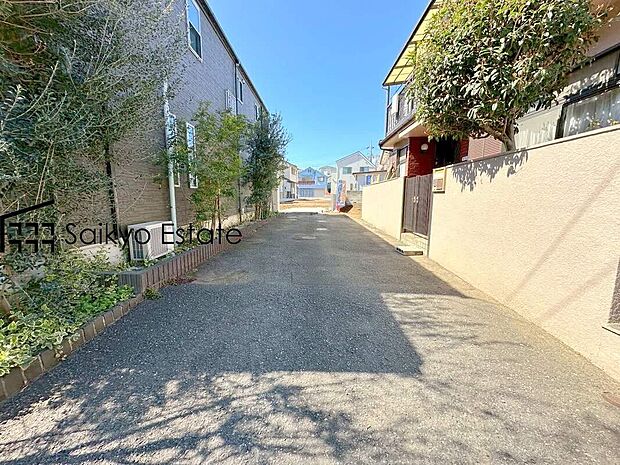 【現地写真】WIC2箇所、グルニエやパントリー、SICなど収納豊富な嬉しい間取り！