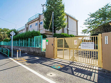 杉並区立高井戸第四小学校 650ｍ(徒歩約9分)