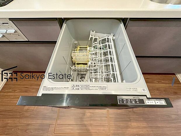 【食洗機】「ビルトイン食洗機」は手洗いよりも経済的で家計に優しく、家事の負担を軽減してくれるママの強い味方ですね。
