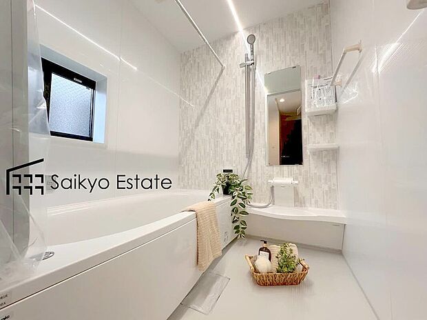 【浴室【施工例】】一日の疲れを癒してくれる一坪タイプの広々バスルーム♪雨の日のお洗濯にも大活躍な浴室暖房乾燥機付きです!