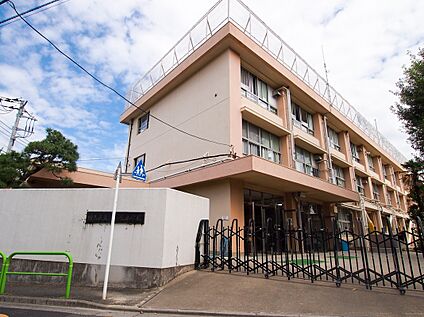 練馬区立南が丘小学校 約720ｍ(徒歩約9分)